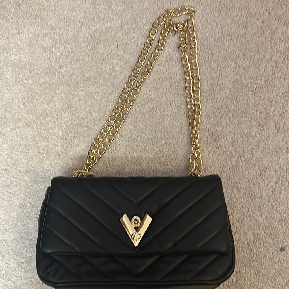 Elegant Black Quilted Shoulder Bag
